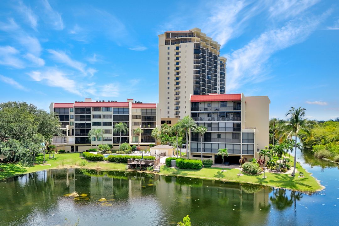 7129 Lakeridge View Court #302, Fort Myers, FL 33907