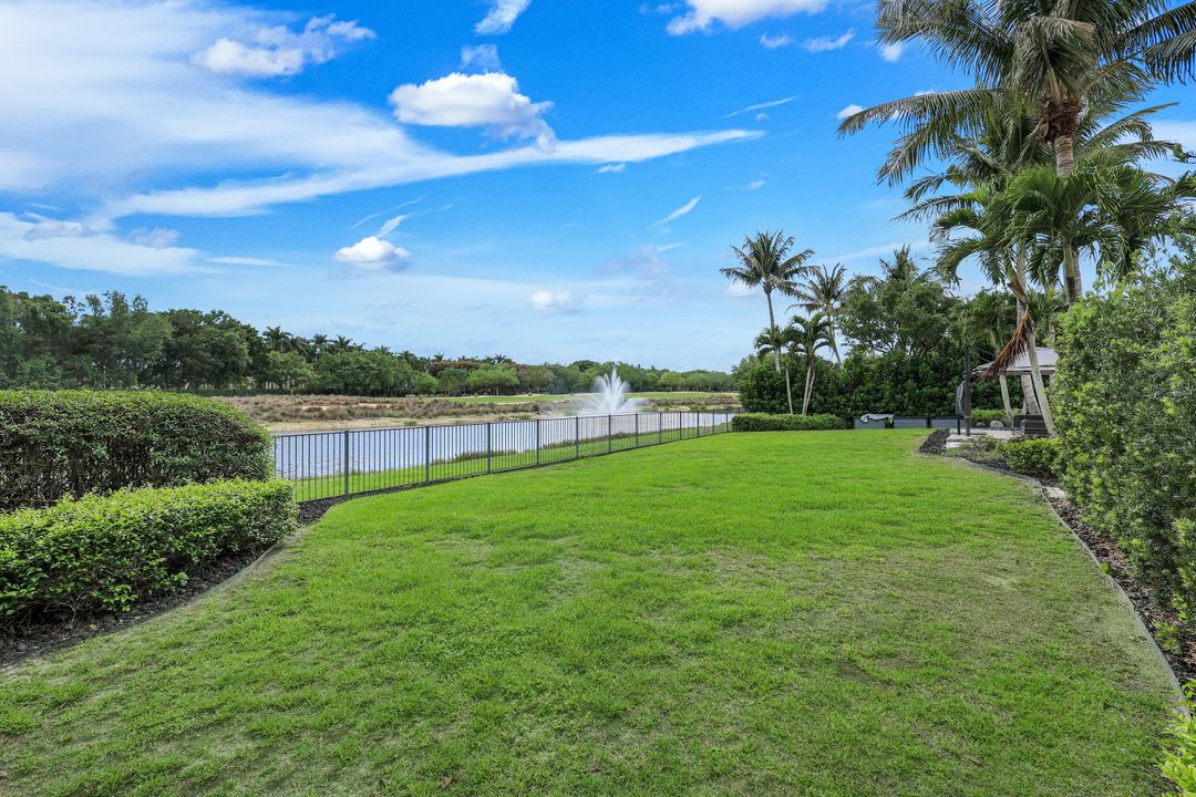 2885 Escada Ct, Naples, FL 34109