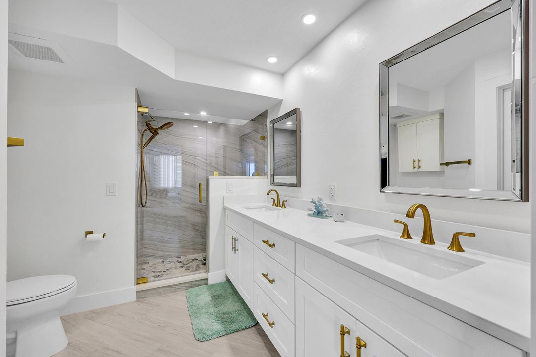 11118 Gulf Shore Dr #302, Naples, FL 34108