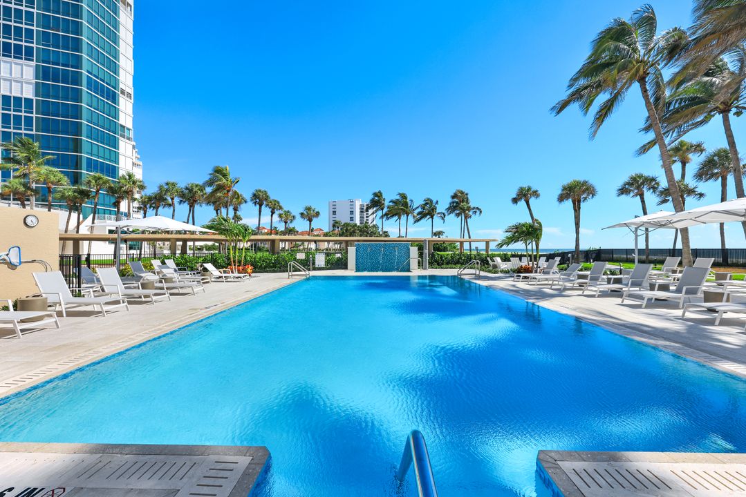 4001 Gulf Shore Blvd N #902, Naples, FL 34103