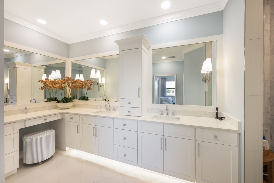 10450 Smoke House Bay Dr #201, Naples, FL 34120