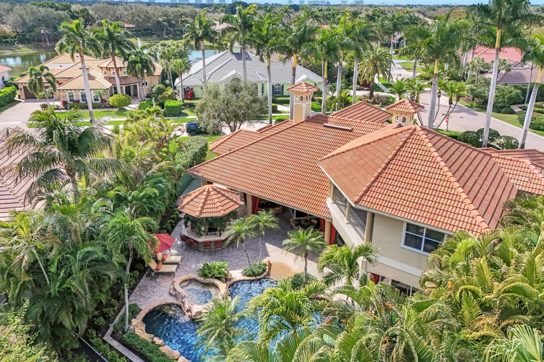 2350 Cheshire Ln, Naples, FL 34109