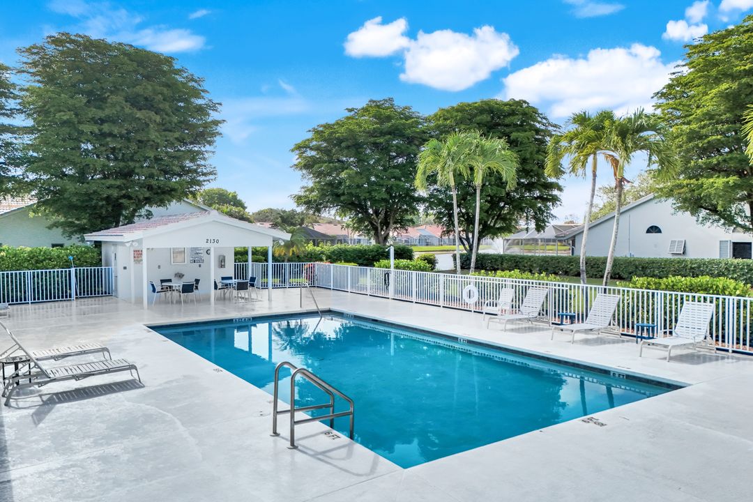 2266 Stacil Cir, Naples, FL 34109