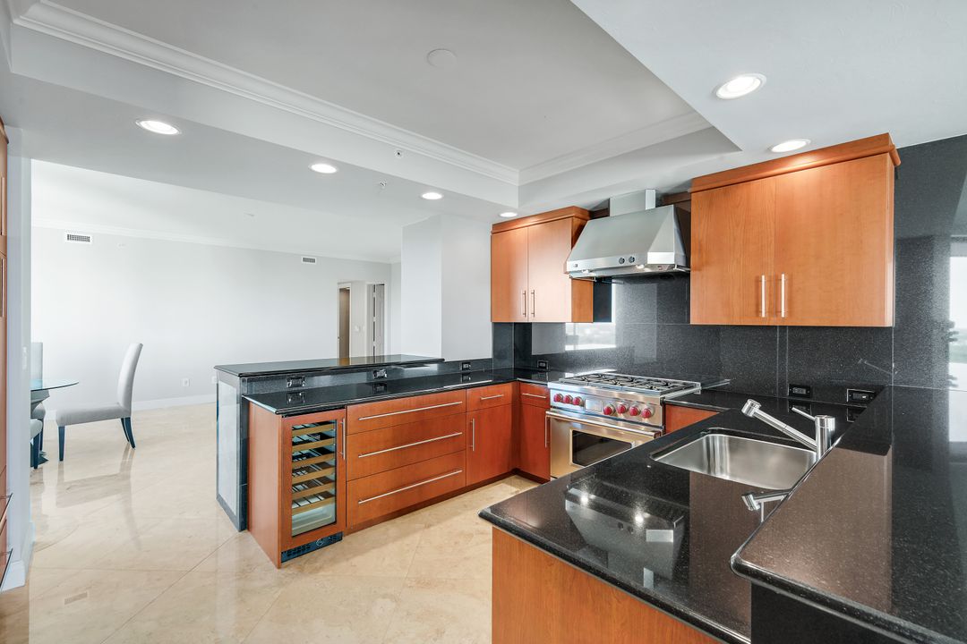 275 Indies Way #1606, Naples, FL 34110