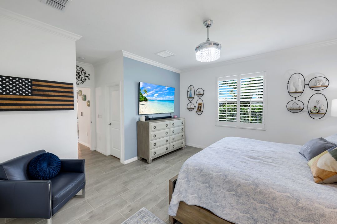 2193 Clementine St, Naples, FL 34120