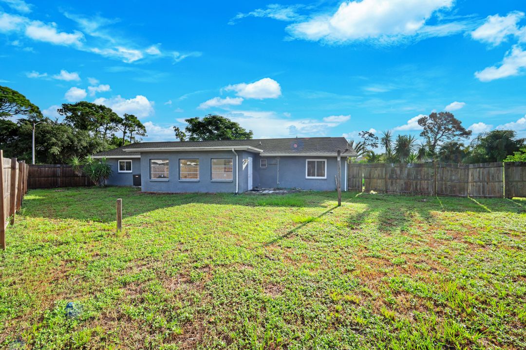 801 McMahon Ave NW, Port Charlotte, FL 33948