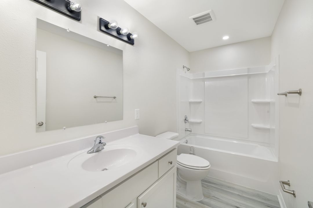 627 Palm Dr, Naples, FL 34114