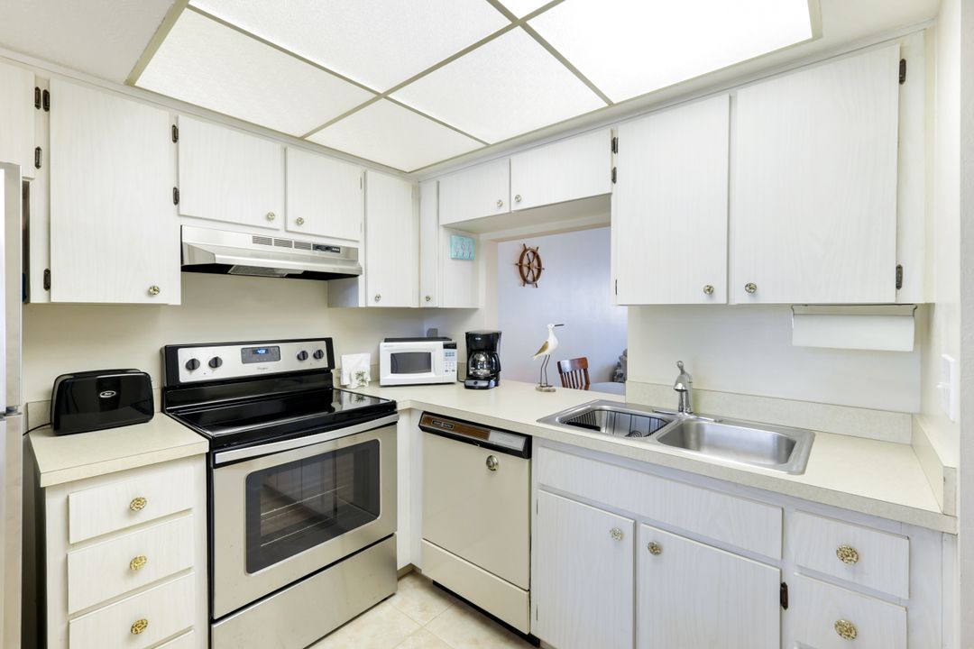 4611 SE 5th Pl #6, Cape Coral, FL 33904