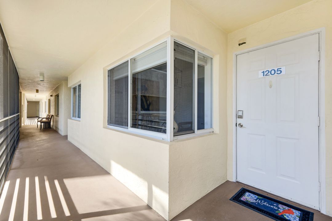 15161 Cedarwood Ln, Naples, FL 34110
