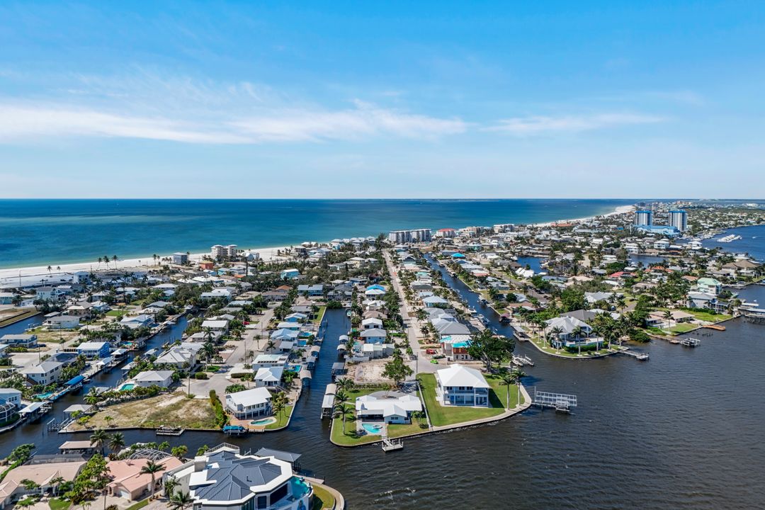 5596 Avenida Pescadora, Fort Myers Beach, FL 33931