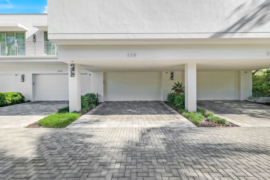 335 Banyan Blvd, Naples, FL 34102