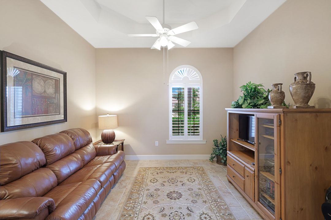 12118 Wicklow Ln, Naples, FL 34120