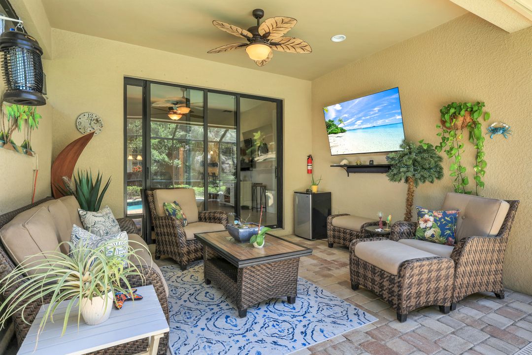 7113 Live Oak Dr, Naples, FL 34114