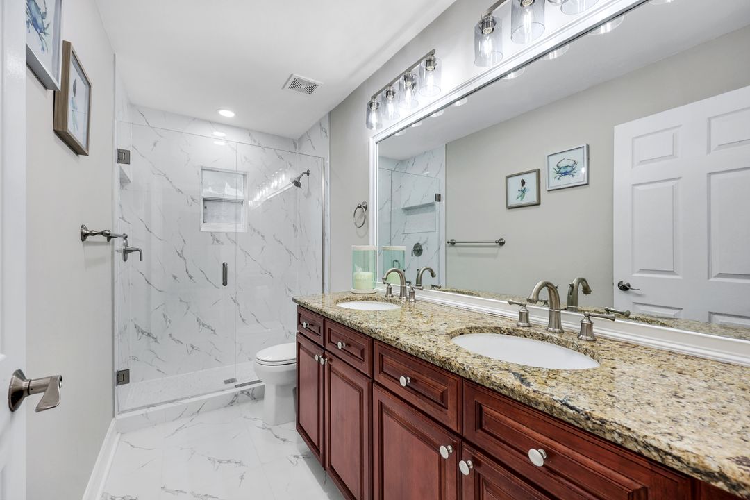 567 93rd Ave N, Naples, FL 34108