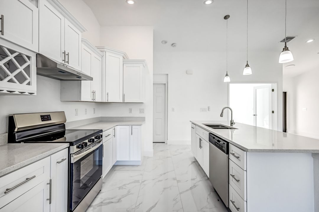 3018 11th St SW, Lehigh Acres, FL 33976