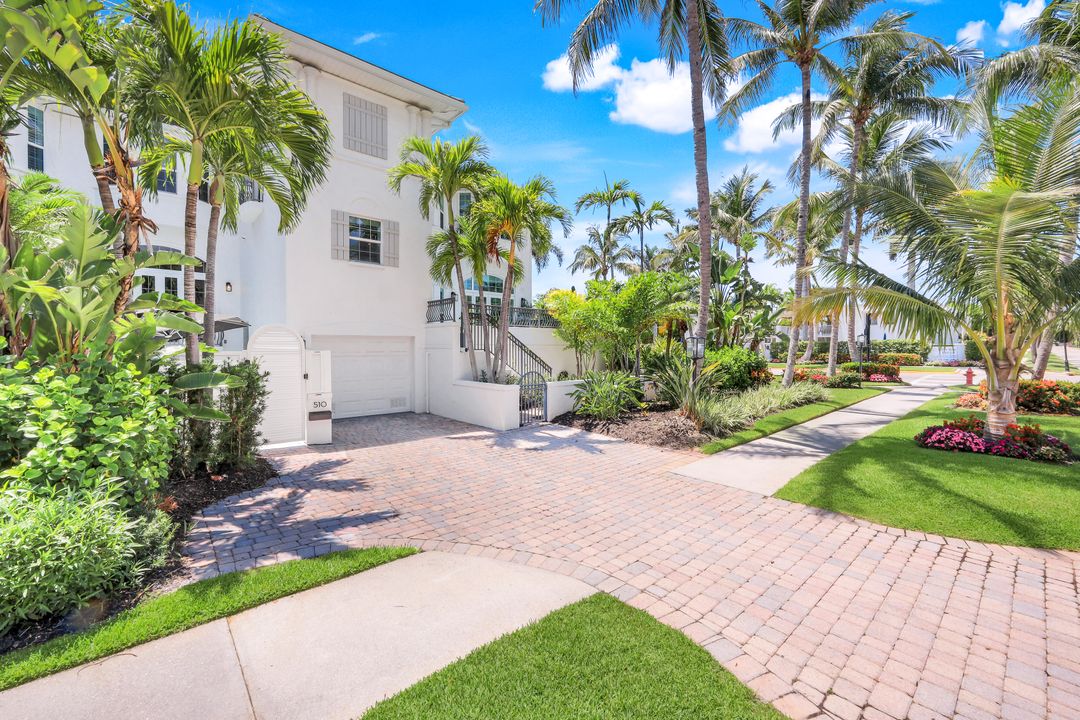 510 2nd St S, Naples, FL 34102