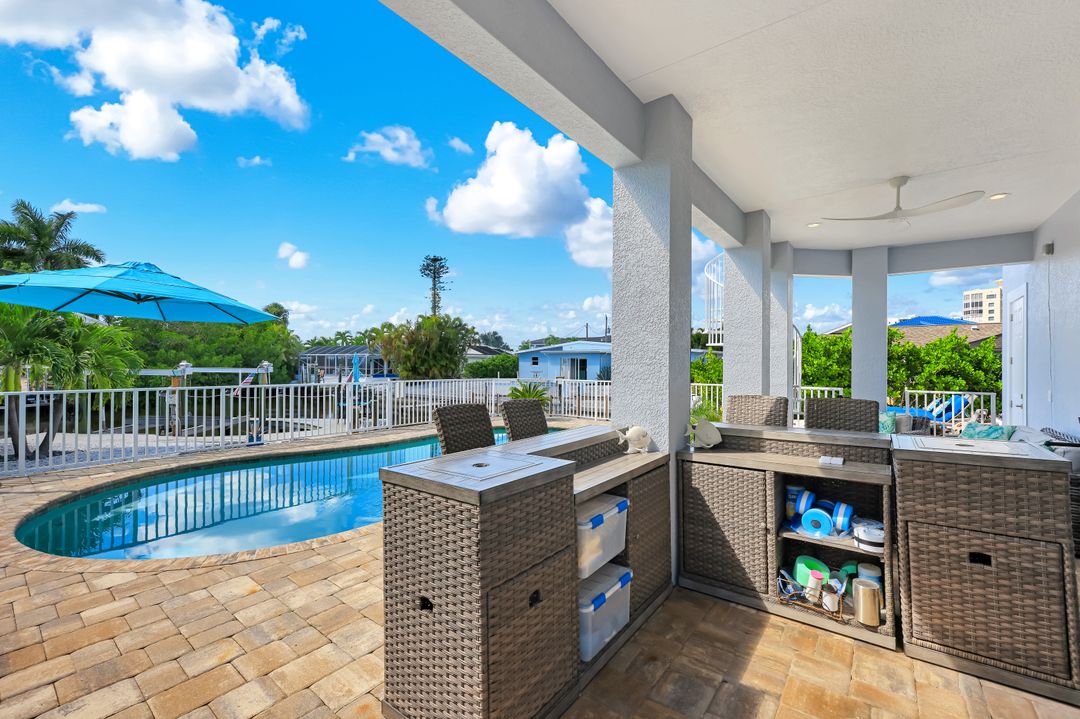 117 Sand Dollar Dr, Fort Myers Beach, FL 33931