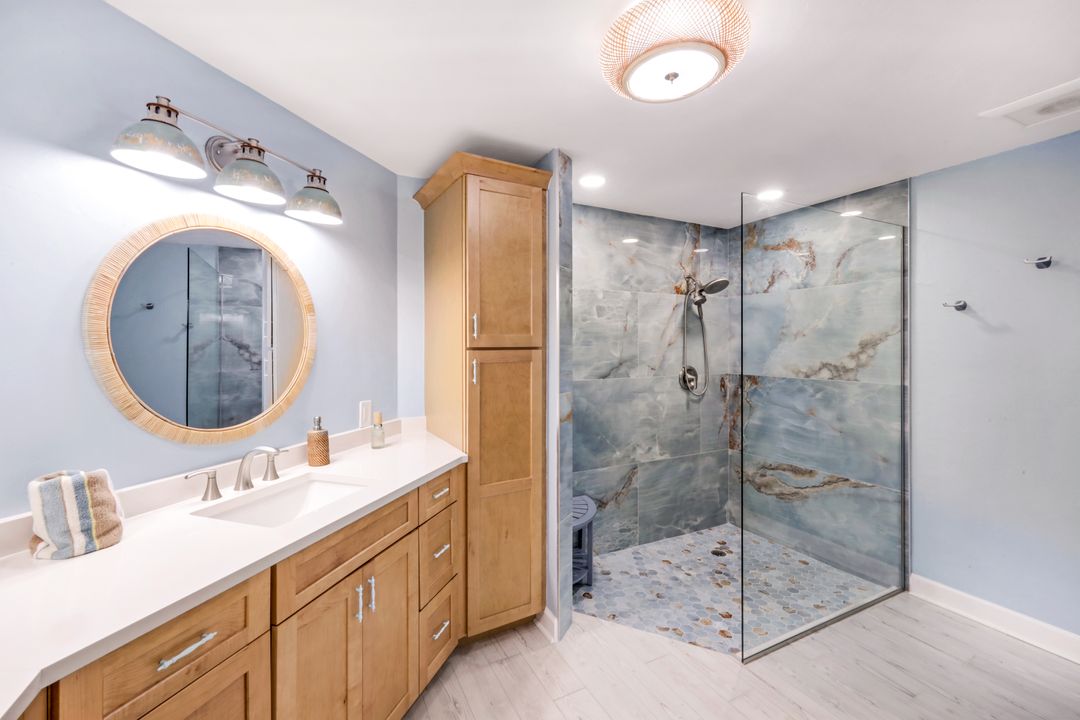6260 Bellerive Ave #402, Naples, FL 34119