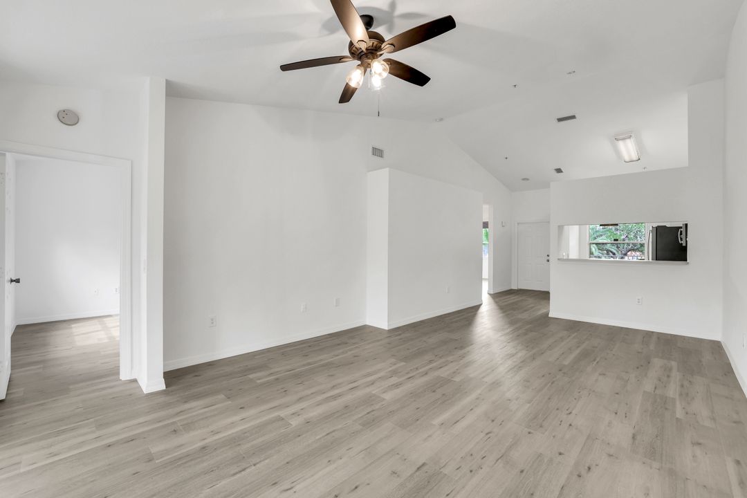 6635 Huntington Lakes Cir #202, Naples, FL 34119