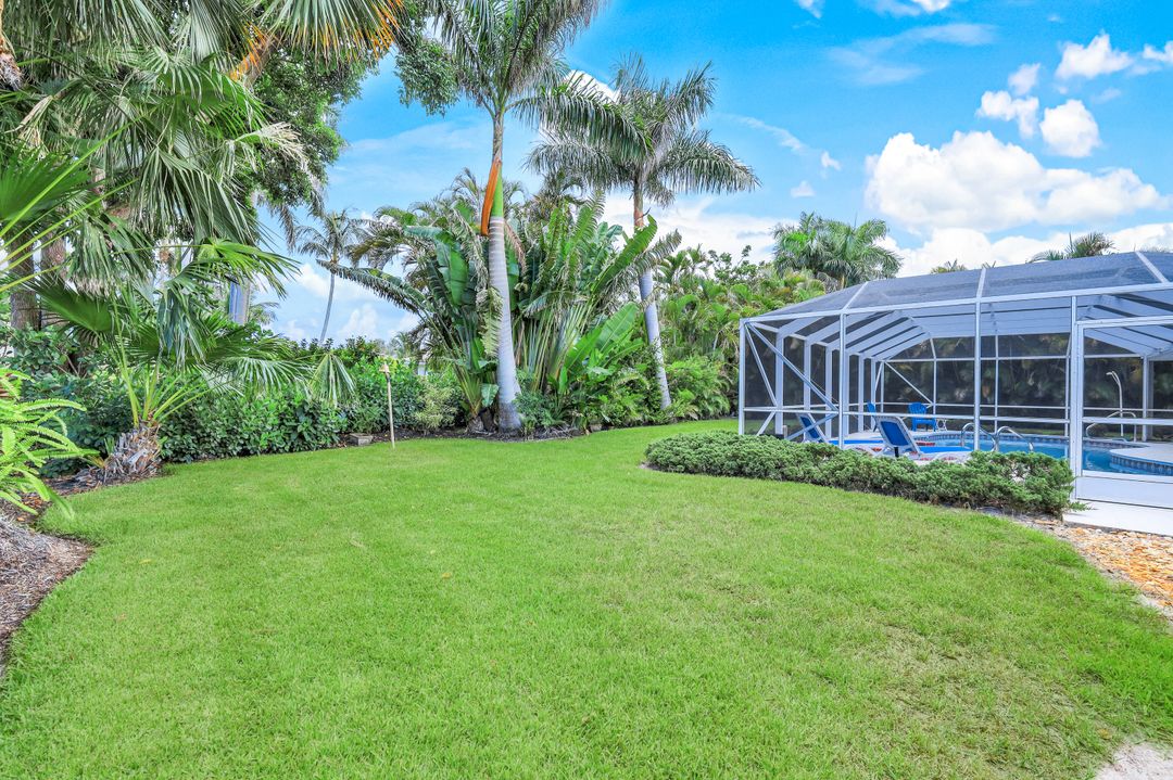 727 Park Shore Dr, Naples, FL 34103