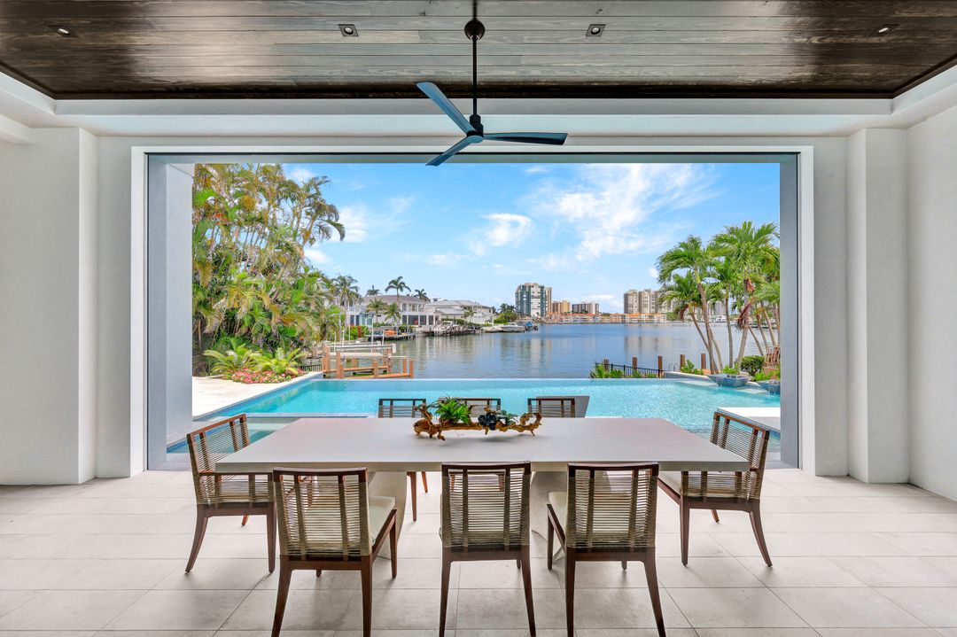 3401 Crayton Rd, Naples, FL 34102