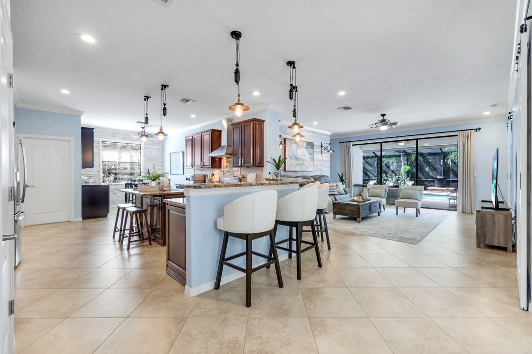 3783 Treasure Cove Cir, Naples, FL 34114