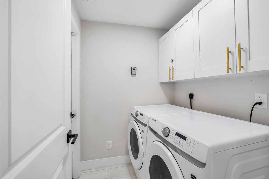 6641 Golden Gate Pkwy, Naples, FL 34105