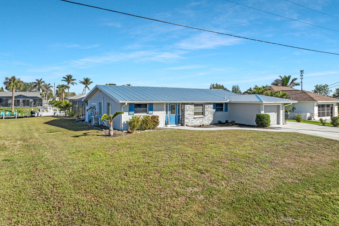 166 Cambridge Dr NW, Port Charlotte, FL 33952