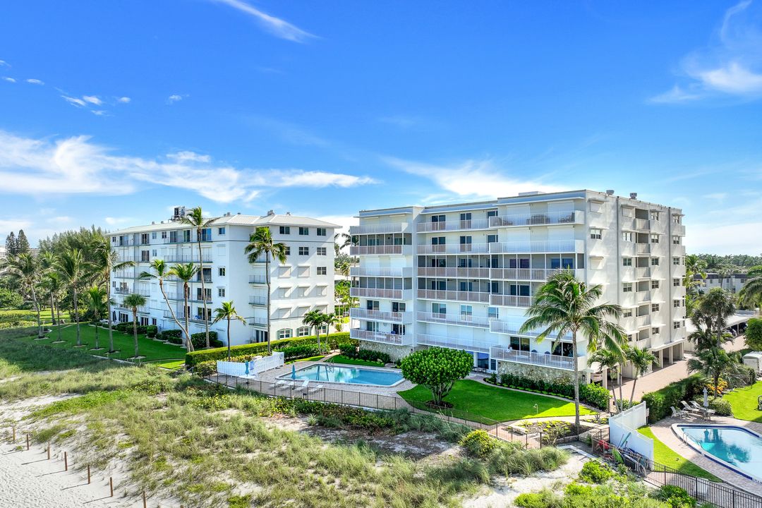 1977 Gulf Shore Blvd N #503, Naples, FL 34102