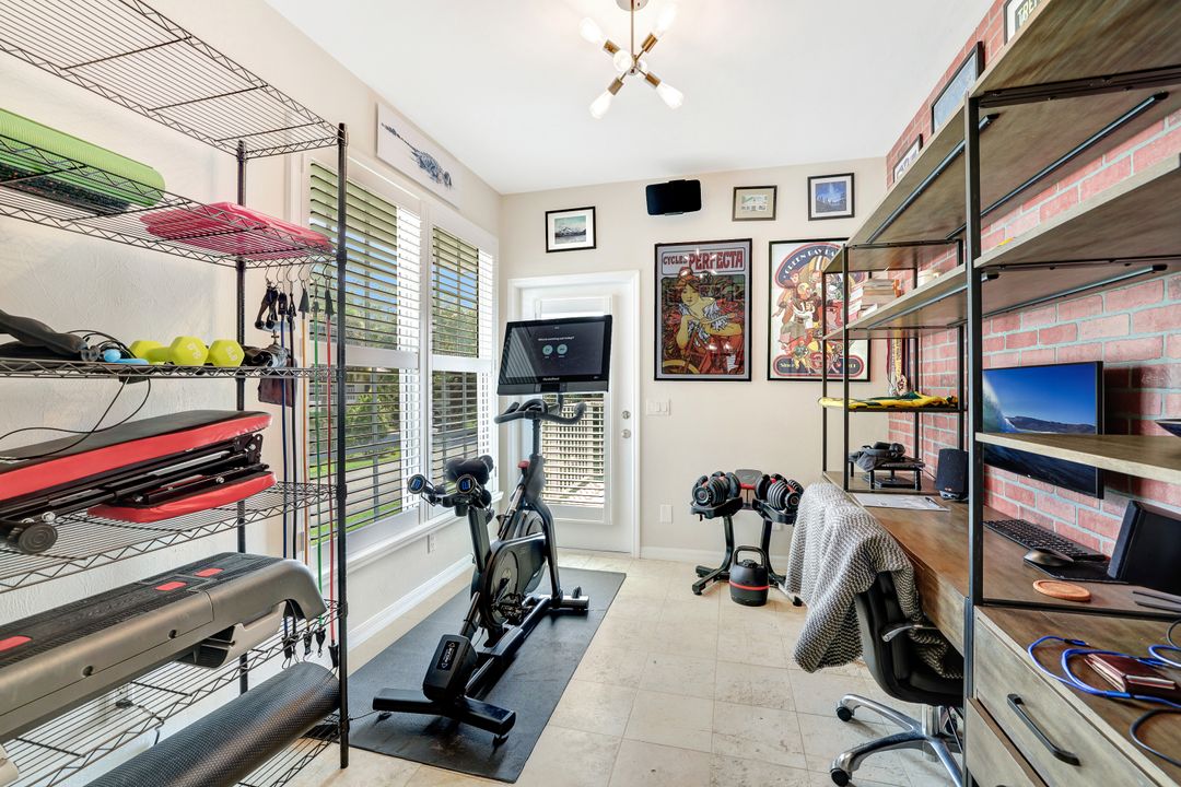 3625 Cottage Club Ln, Naples, FL 34105