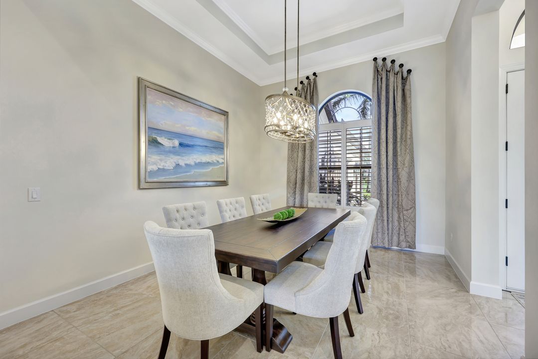 3181 Olympia Ln, Naples, FL 34114