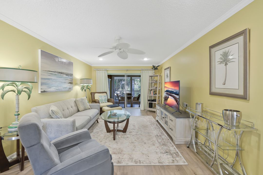 4126 Belair Ln #B10, Naples, FL 34103