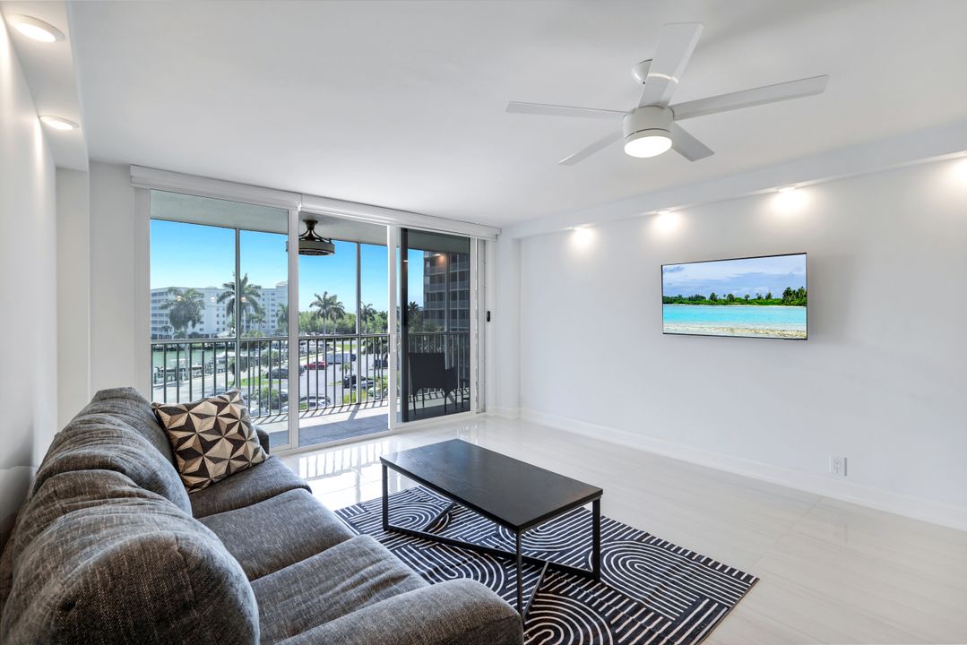 5 Bluebill Ave #410, Naples, FL 34108