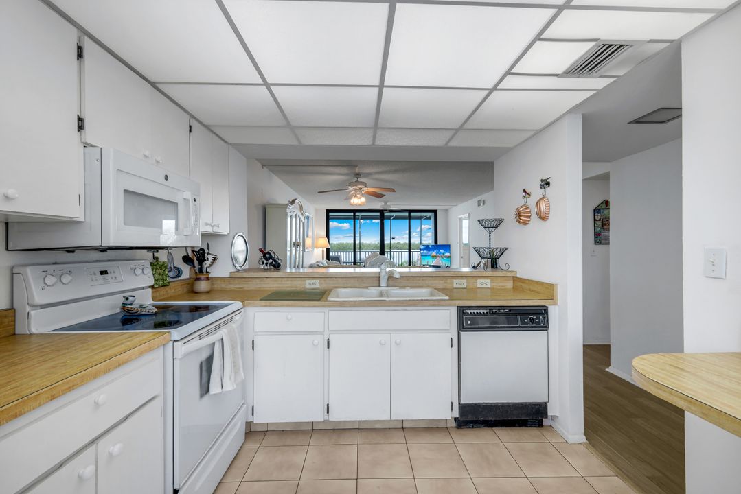 4253 Bay Beach Ln #F1, Fort Myers Beach, FL 33931