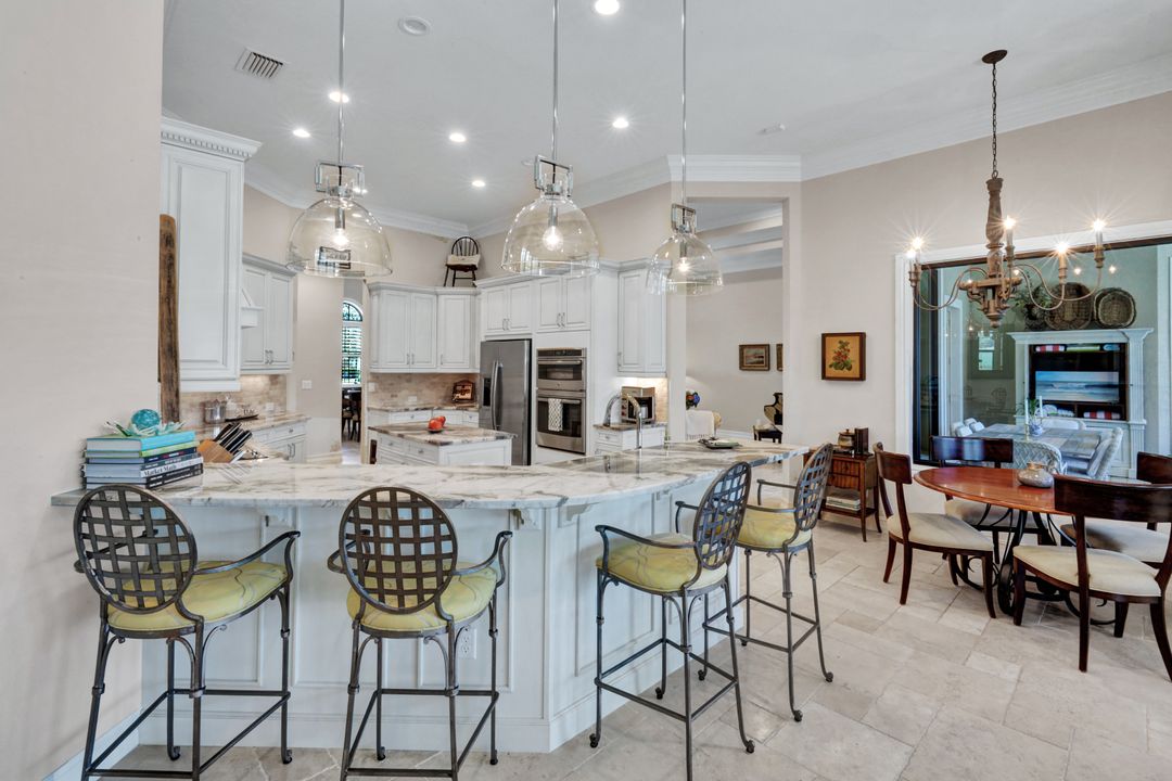 12194 Wicklow Ln, Naples, FL 34120