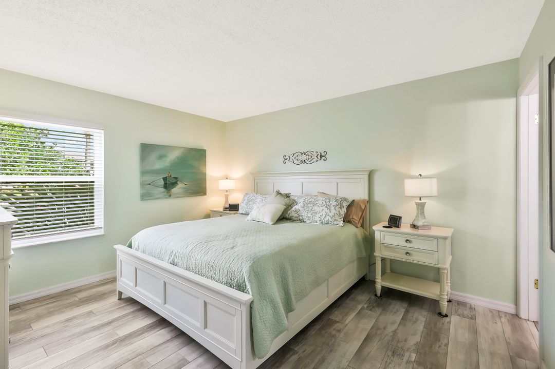 9290 Lake Park Dr #104, Fort Myers, FL 33919