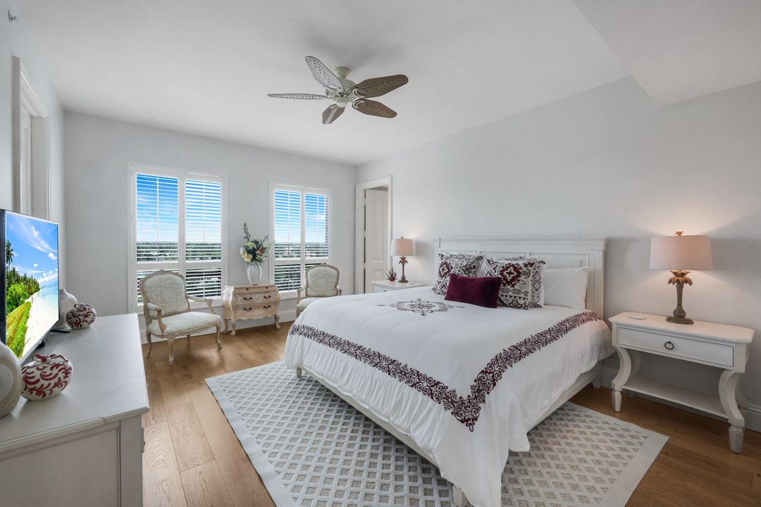 81 Seagate Dr, Naples, FL 34103
