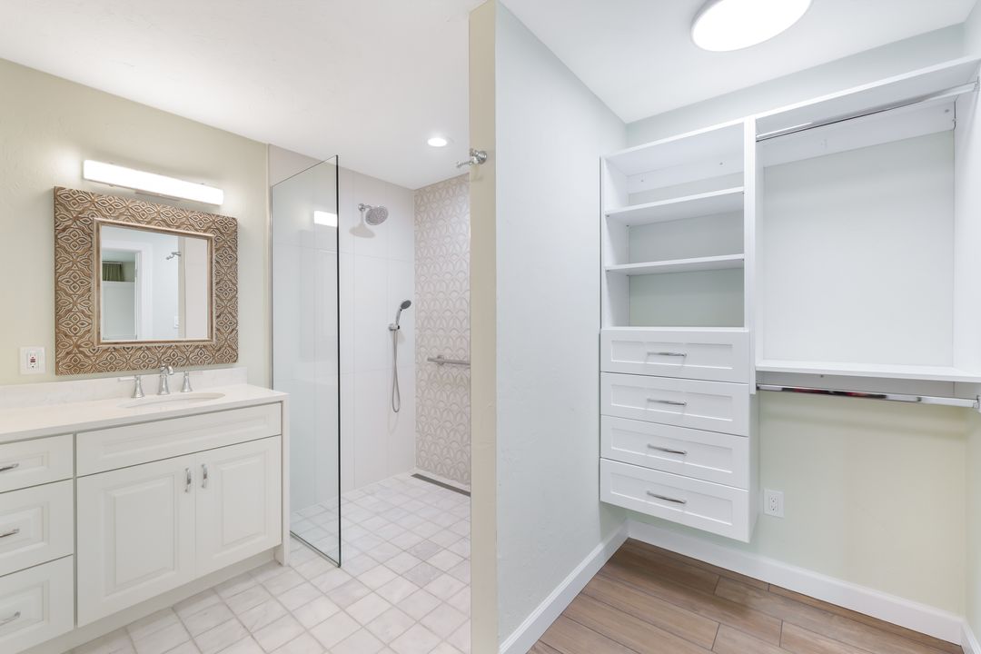 2218 Kings Lake Blvd, Naples, FL 34112