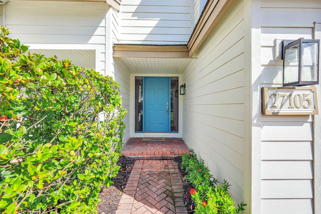27105 Oakwood Lake Dr, Bonita Springs, FL 34134