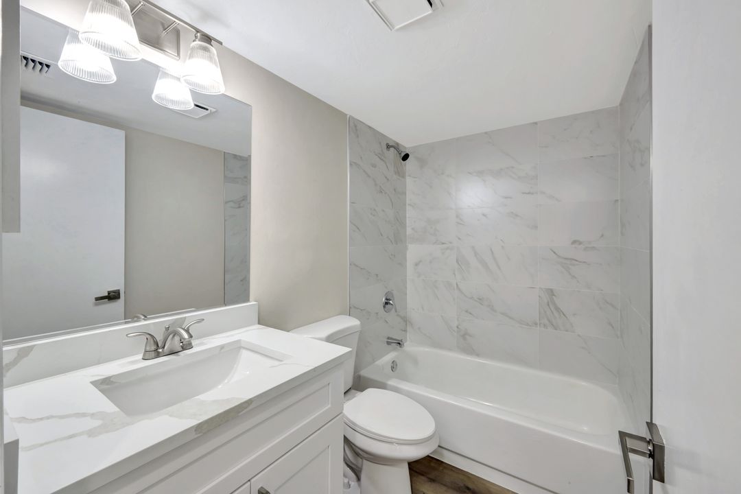 1227 Commonwealth Cir, Naples, FL 34116