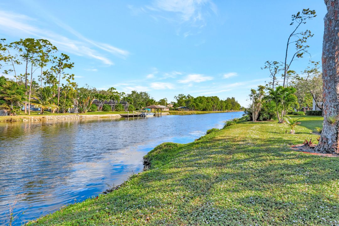 1227 Commonwealth Cir, Naples, FL 34116