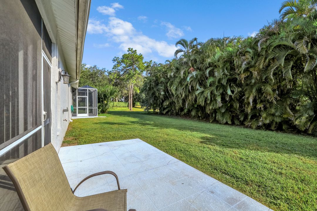 795 Crossfield Cir, Naples, FL 34104