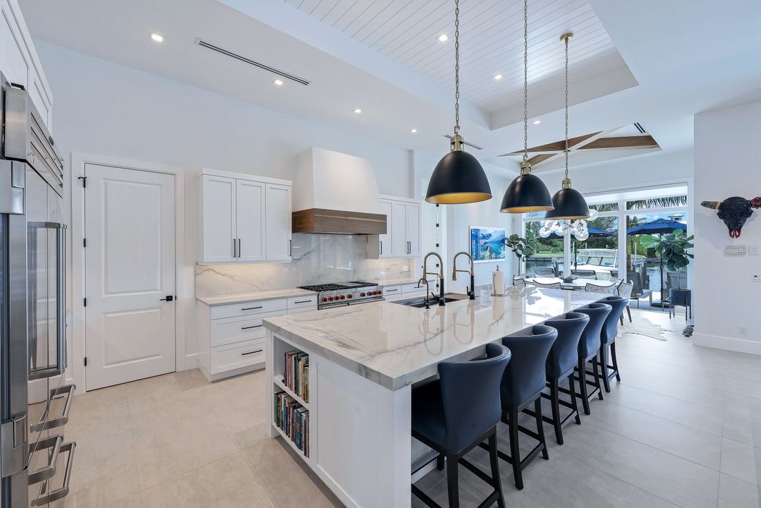 685 Cameo Ct, Marco Island, FL 34145