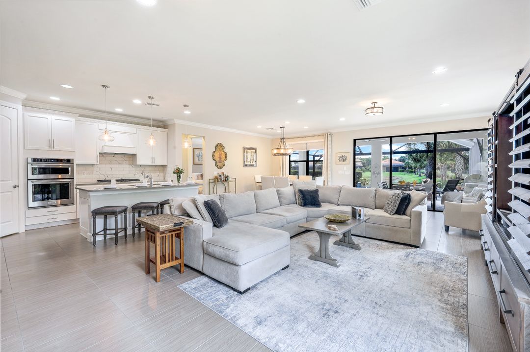 9437 Whooping Crane Wy, Naples, FL 34120
