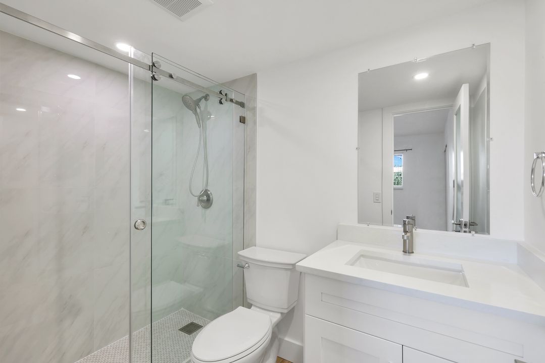 225 Turtle Lake Ct #209, Naples, FL 34105
