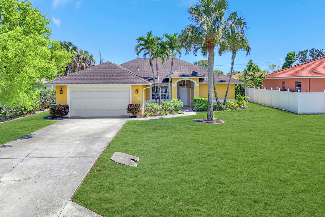 4200 29th Pl SW, Naples, FL 34116