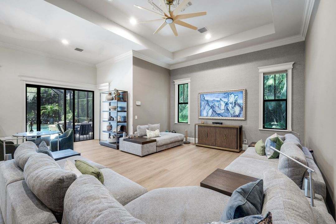 1455 Hemingway Pl, Naples, FL 34103