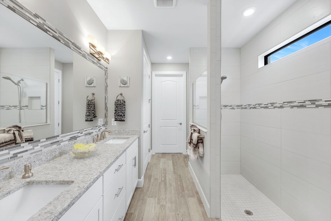 9354 Greyhawk Trl, Naples, FL 34120