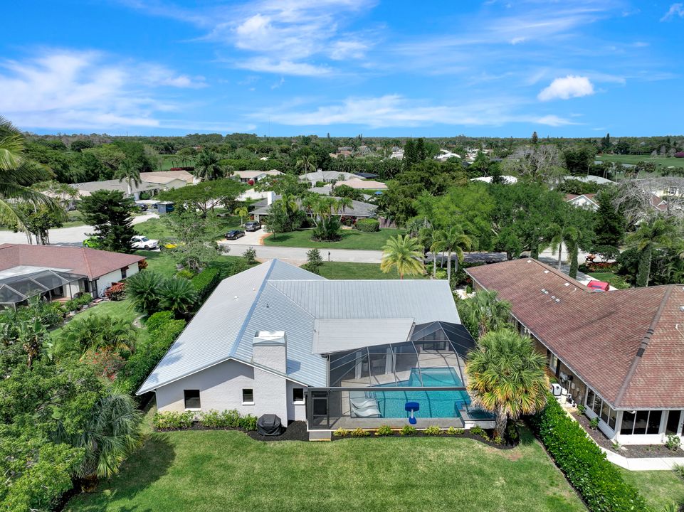 348 Country Club Ln, Naples, FL 34110