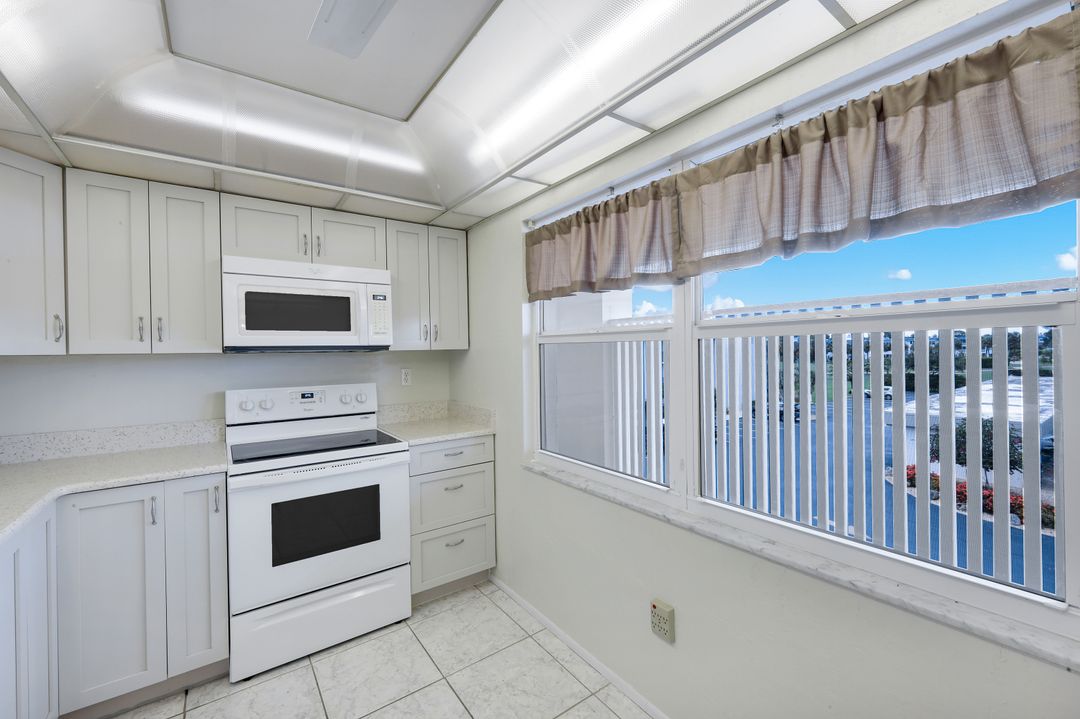 6102 Augusta Dr #307, Fort Myers, FL 33907